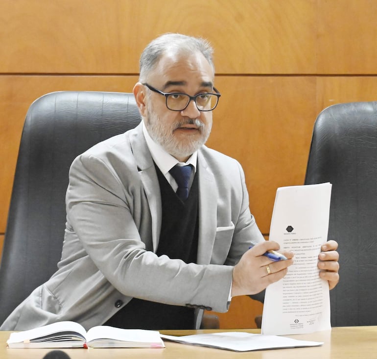 El juez Humberto Otazu rechazó el intento de "blanqueamiento" por el caso de la quiniela, planteado por la Fiscalía y la defensa de las exautoridades de la Comisión Nacional de Juegos de Azar (Conajzar) y la concesionaria de la quiniela.