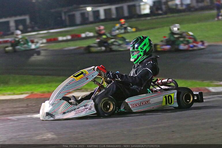 Alberto Antebi ganó la Rotax Junior Max, en una categoría con ocho pilotos en pista y muchas emociones en cada tanda.