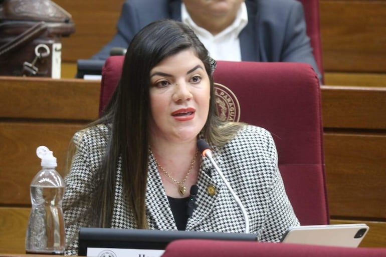 Bettina Agulera, diputada colorada cartista de Alto Paraná.  (Foto: Prensa Diputados. )