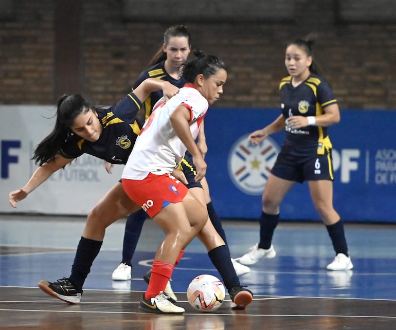 Sport Colonial y Cerro Porteño van al todo para conquistar el título del Femenino 2024.