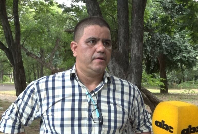 Ramón Mendoza, encargado del Vivero Municipal del Parque Caballero.