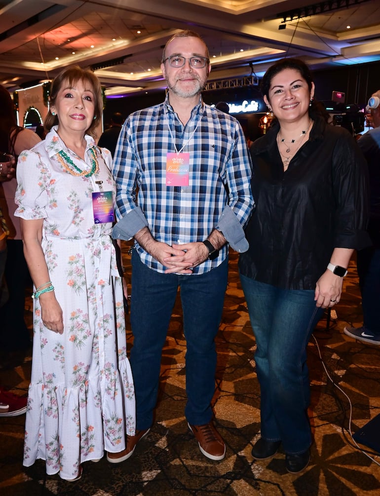 María del Carmen Poletti, Alejandro Sciscioli y Gabriela Sanabria de Sciscioli. 