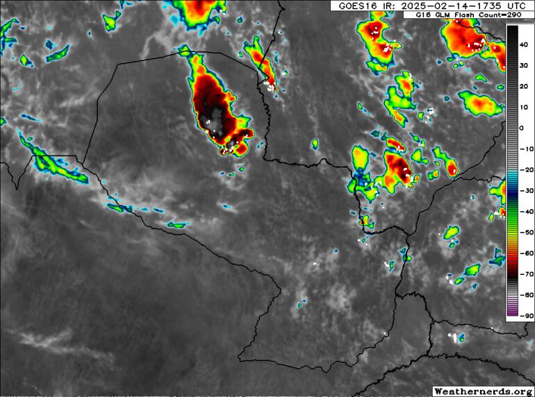 Núcleos de tormenta sobre el territorio nacional.