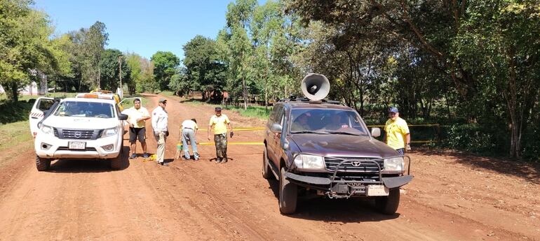 Los directivos del Centro Paraguayos de Volantes, en colaboración con los centros de la zona, realizan los trabajos de puesta a punto de los tramos para el Rally del Paraguay.