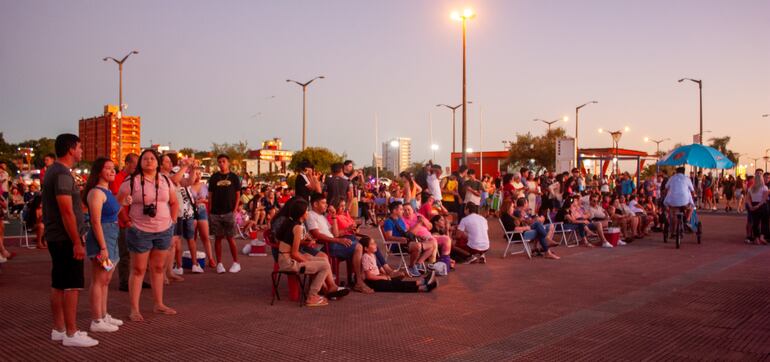 Fiesta multitudinaria en la playa San José para dar apertura a la temporada de verano en Encarnación