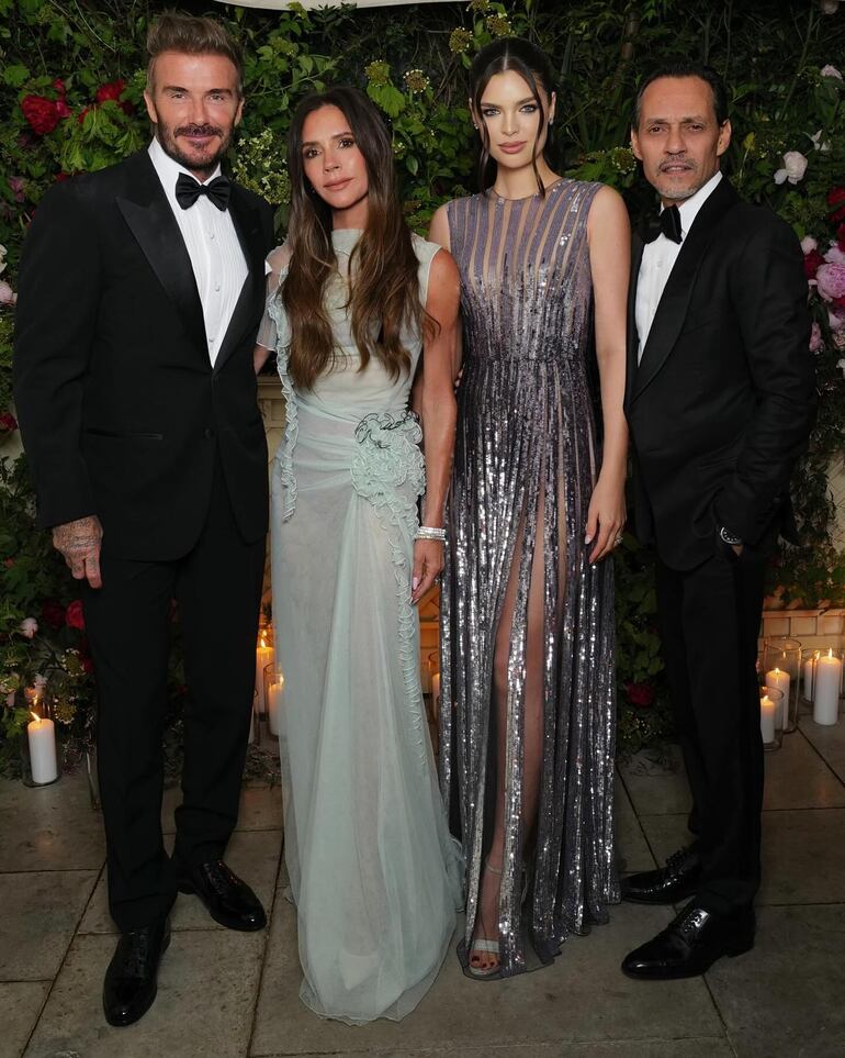 David y Victoria Beckham junto a sus compadres Nadia Ferreira y Marc Anthony. (Instagram/Victoria Beckham)