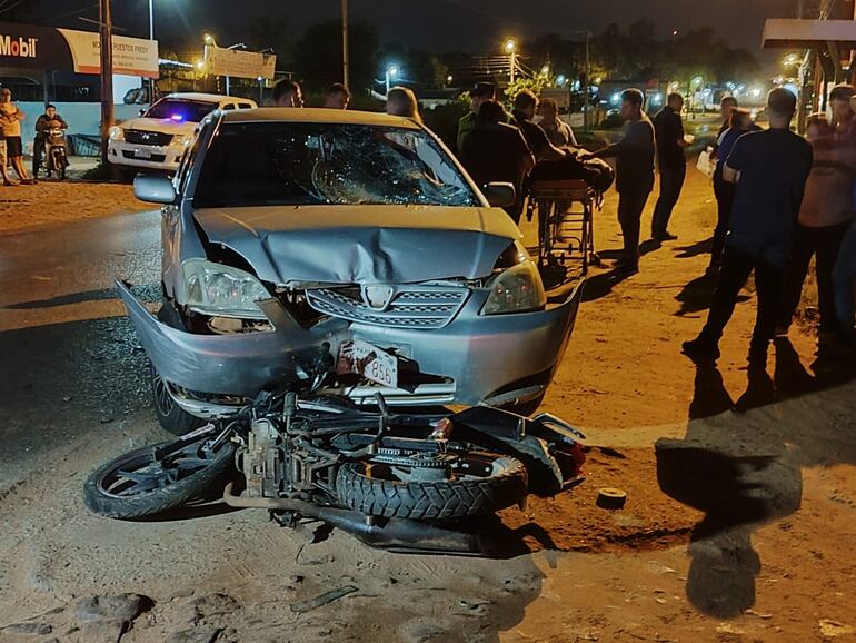 Un motociclista murió tras un choque frontal en la ciudad de Luque anoche.