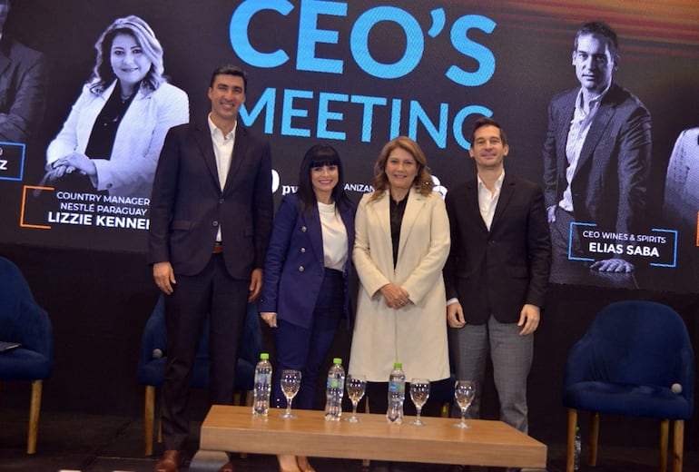 José Brítez, Raquel Dentice,  Lizzie Kennedy y Elías Saba.