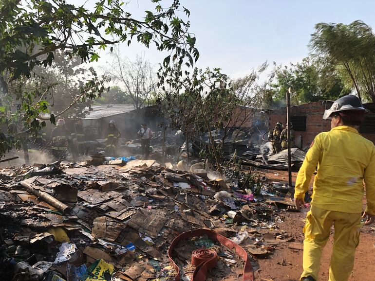 Afortunadamente, no se produjeron víctimas del incendio cerca del cerro Lambaré