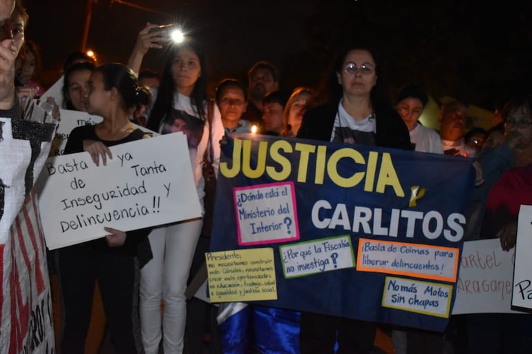 Manifestación por el esclarecimiento del crimen de Carlos Ortiz, estudiante de Veterinaria, asesinado el 10 de julio.