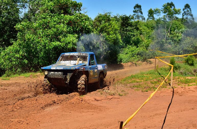 Víctor Martínez y Manuel Burgos, con Nissan Patrol, en lo más alto del podio en la TT1.