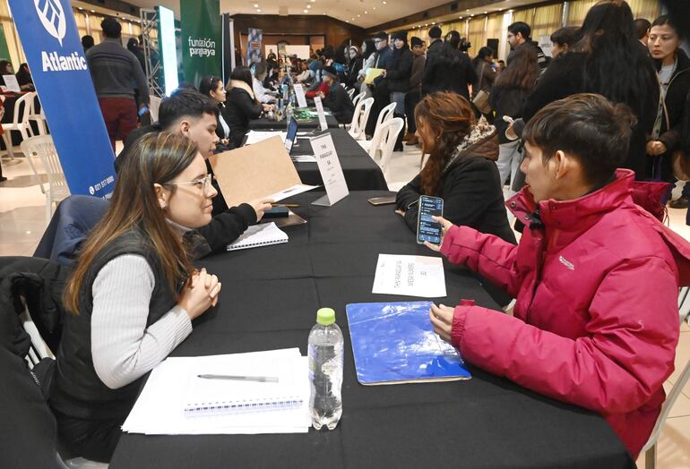 Stand del MTESS en la Expo de Mariano Roque Alonso.