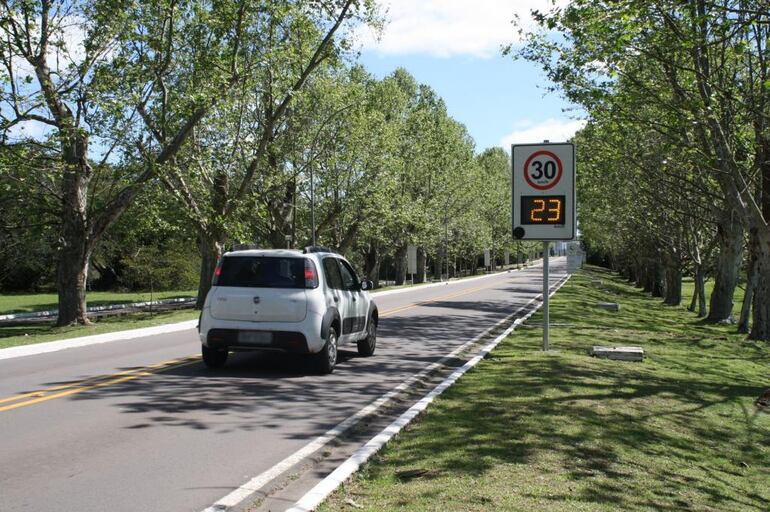 Controladores electrónicos de velocidad instalados en Ponta Porã.