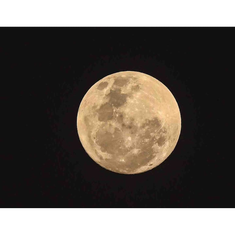 La superluna también puede ser vista en Paraguay.