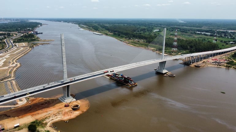 Vista aérea del Puente Héroes del Chaco en noviembre de 2023.