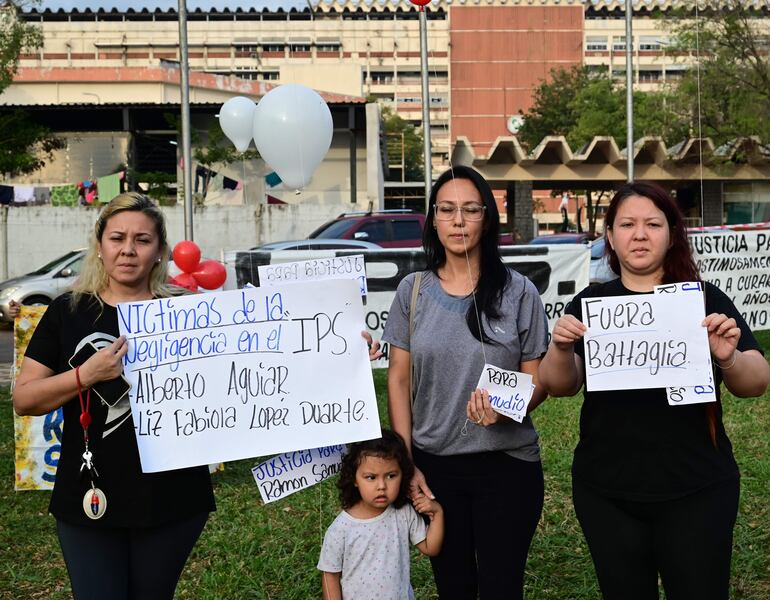 Rocío, Diana y Sonia, hijas de don Alberto Aguiar.