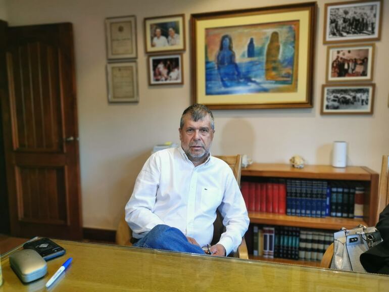 El abogado Felino Amarilla representa legalmente al exministro de la Seprelad Carlos Arregui.