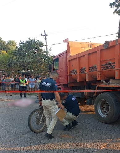 Motociclista fallece tras ser arrollado por un camión en Villeta.