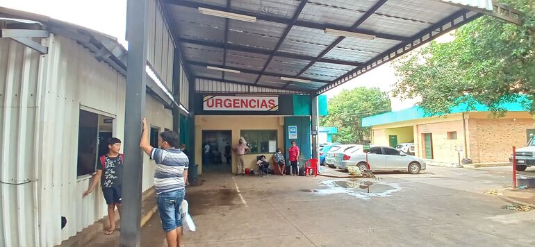 Urgencia del Hospital General de Luque, hasta donde la supuesta víctima fue llevada anoche ya sin signos de vida.