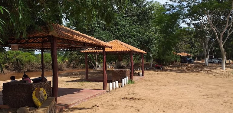 Parrilas habilitadas para el asado al aire libre.