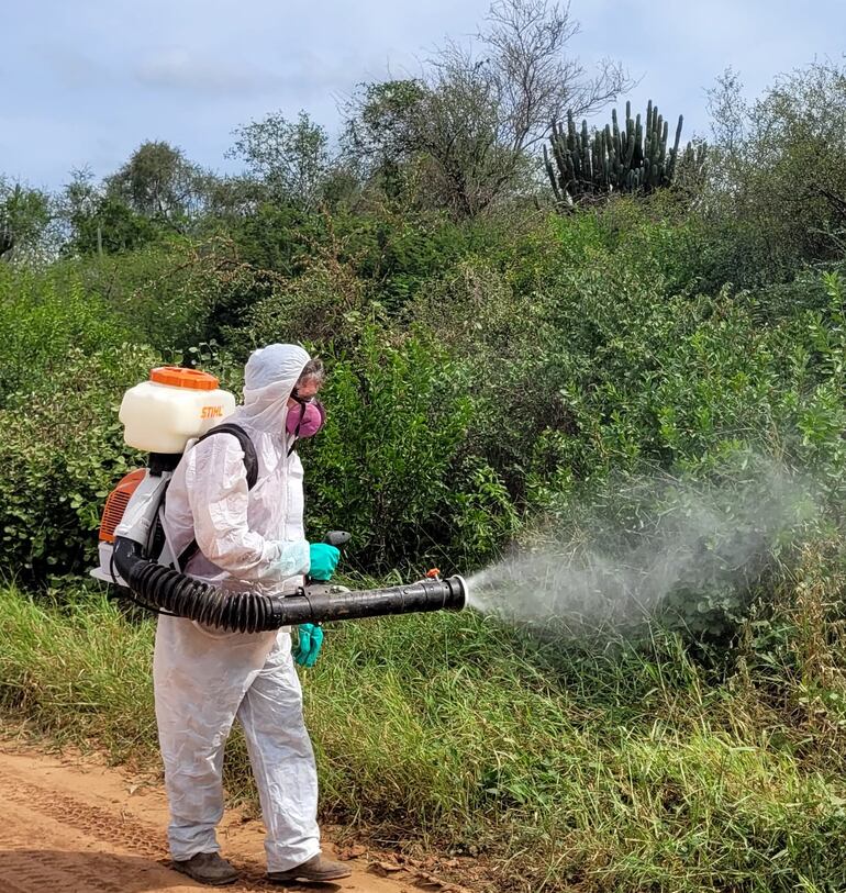 Aplicación de agroquímicos en el Chaco, con motochila, que se realizaron  en 250  diferentes sitios.