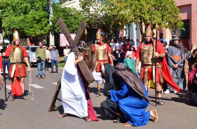 Este viernes Santos en la ciudad de San Juan Bautista, se estará realizando el viacrucis viviente.