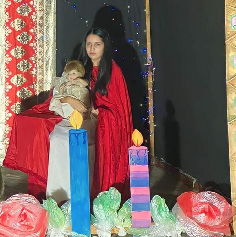 Una recreación de la Virgen María con el Niño Salvador del Mundo. La Navidad es un momento especial celebrado por los católicos en Paraguay.