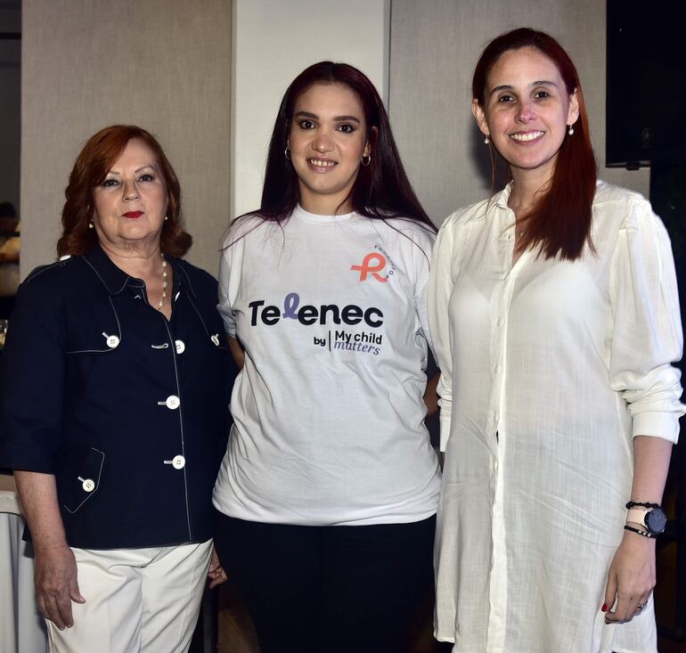 Las médicas Ofelia Zelada, Vanessa Pereira y Sol Aponte.
