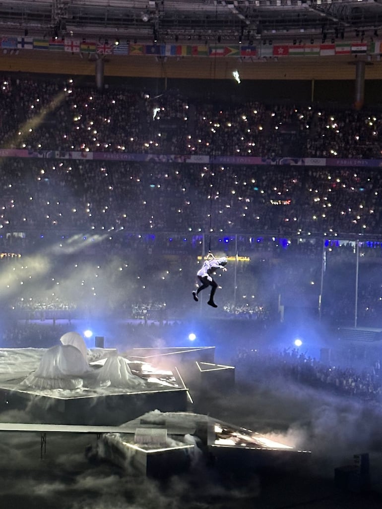 Fascinante puesta artística en el cierre de los Juegos Olímpicos París 2024. Foto: ABC Color.