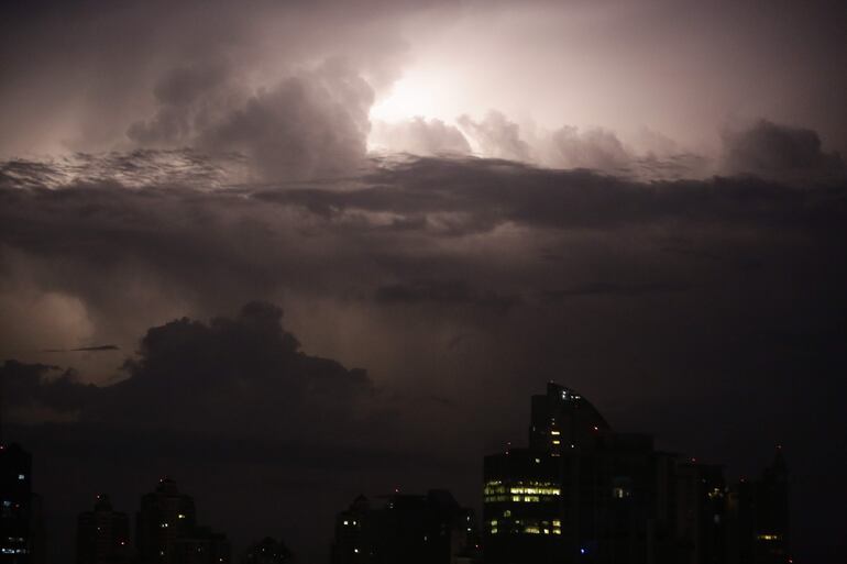 El fenómeno La Niña ocasionaría lluvias superiores a la media en el norte de Sudamérica, en Centroamérica y el Caribe, entre otras regiones del mundo.