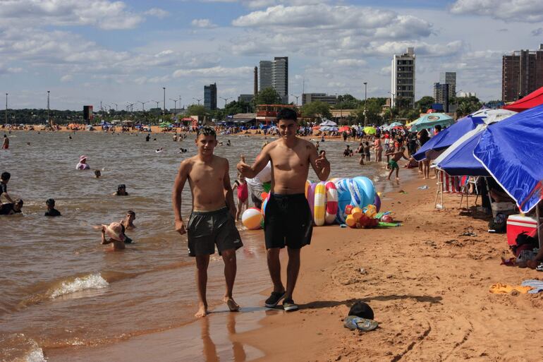 Playa San José de Encarnación en Navidad 2024