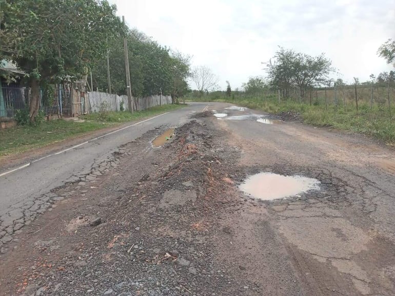 La calle vecinal de la compañía Naranjaisy de Villeta se encuentra intransitable hace varios meses. La vía comunica con la localidad de Nueva Italia.