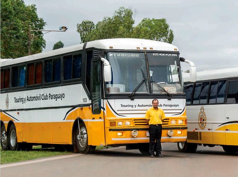 TACPy cuenta con una flota de vehículos, con los cuales promueve el turismo.