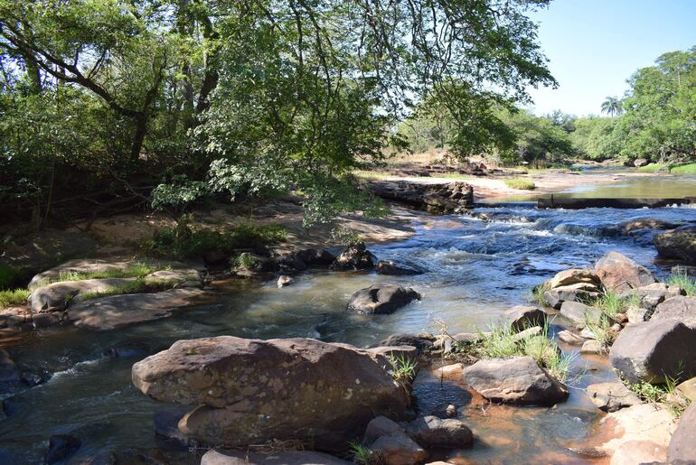 Por el parque ecológico Paso Carreta cruzaban anteriormente las residentas que llevaban víveres a los campamentos durante la Guerra contra la Triple Alianza.