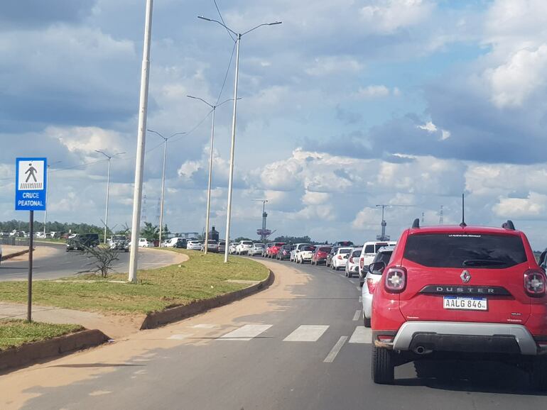 Costanera Norte de Asunción colapsada e intransitable.