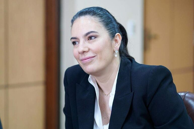 Claudia Centurión, ministra del MOPC.