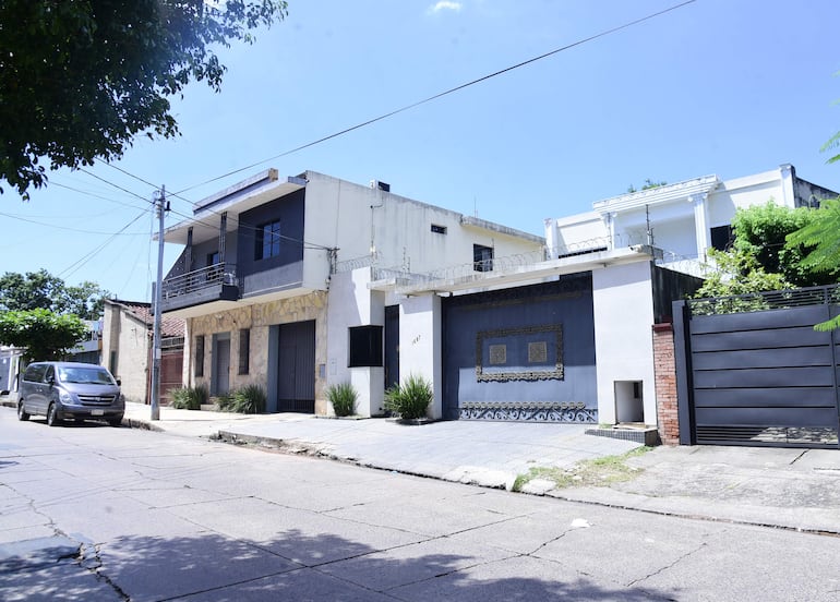 Lujosa casa del diputado Esteban Samaniego en el barrio San Vicente de Asunción.