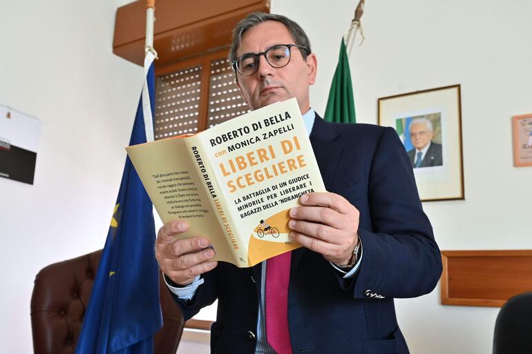 El Gobierno italiano, de la ultraderechista Giorgia Meloni, ha introducido un test psicológico y de actitud en las oposiciones de jueces y fiscales, una disposición que ha recibido este miércoles las críticas del sector judicial.