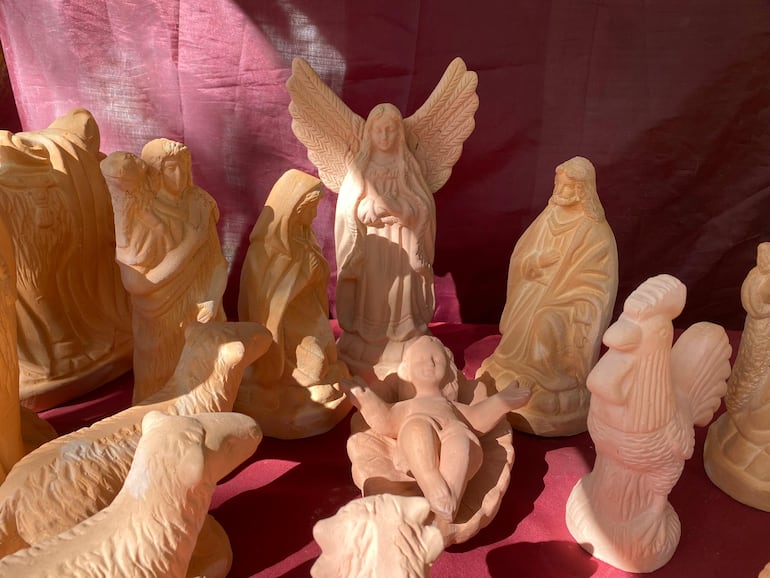 Figuras del tradicional pesebre navideño.