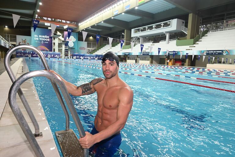 Renato Prono, entrenando en el predio del bcp.