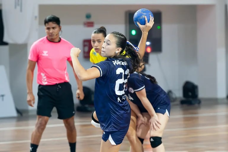 Las cadetes de Paraguay B se despacharon con una gran victoria sobre Brasil.