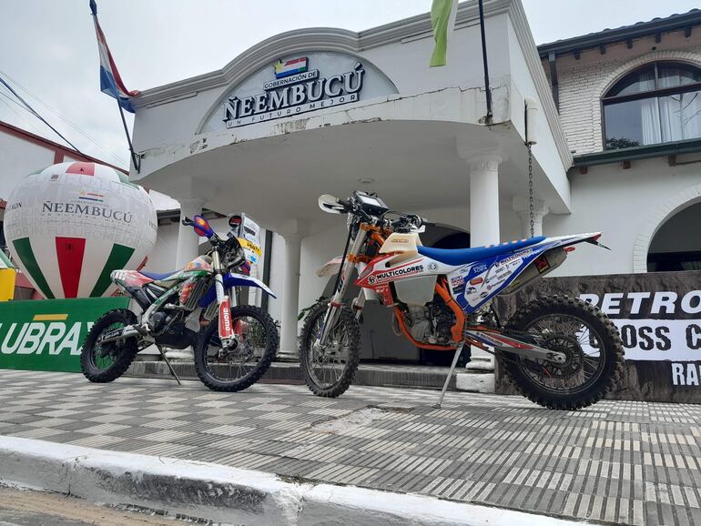 Motos de pilotos que serán grandes protagonistas del fin de semana, Carlos Zarca y Guido Krahn.