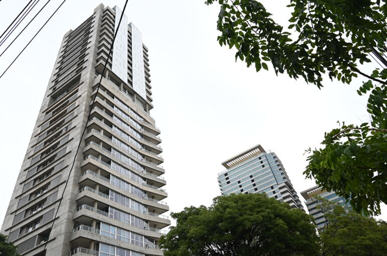 Torre Miranda, sobre la avenida Santa Teresa.