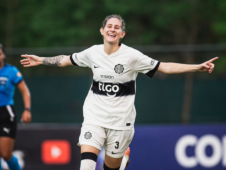 Camila Barbosa y la clasificación de Olimpia a los cuartos de final de