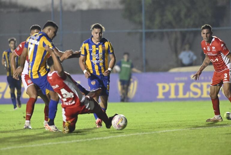 Sportivo Luqueño y General Caballero JLM igualaron por la fecha 12