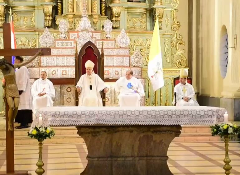 Arzobispo Metropolitano recordó al periodista Santiago Leguizamón y al fiscal Marcelo Pecci, durante su homilía en la Catedral de Asunción.