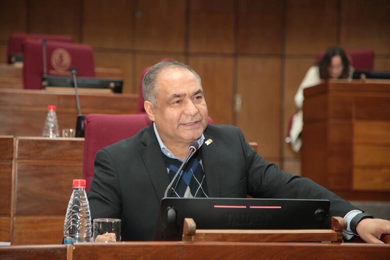 El Defensor General, Dr. Javier Dejesús Esquivel, foto. gent Senado