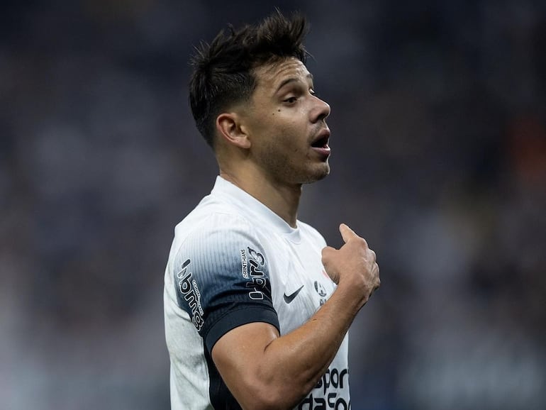 El paraguayo Ángel Romero, futbolista del Corinthians, festeja un gol en el partido ante Juventude por la Copa de Brasil 2024.