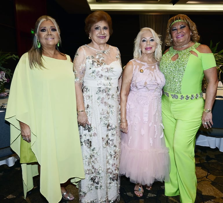 Myrian Alvarenga, Carmen Mendieta, Chelita Medina y Teresita de Ehrecke.