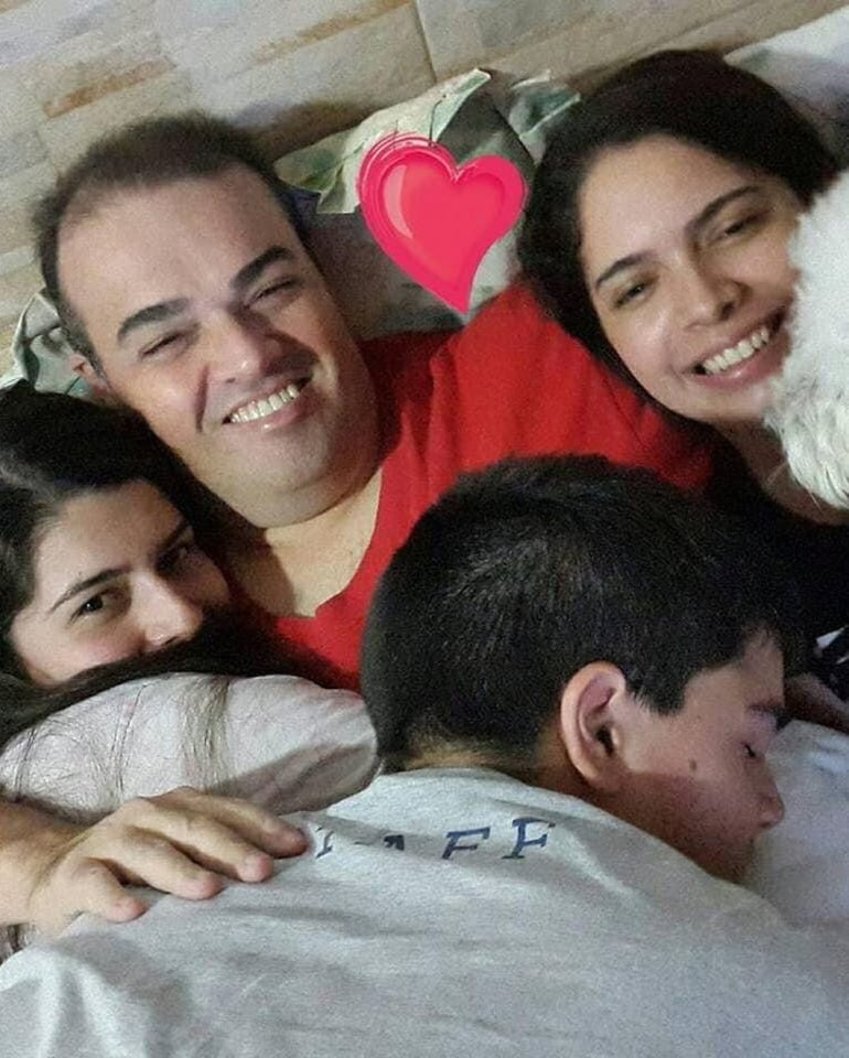 Gustavo Köhn con sus hijos Leticia, Giselle y Gustavito. (Instagram/Maura Brítez)